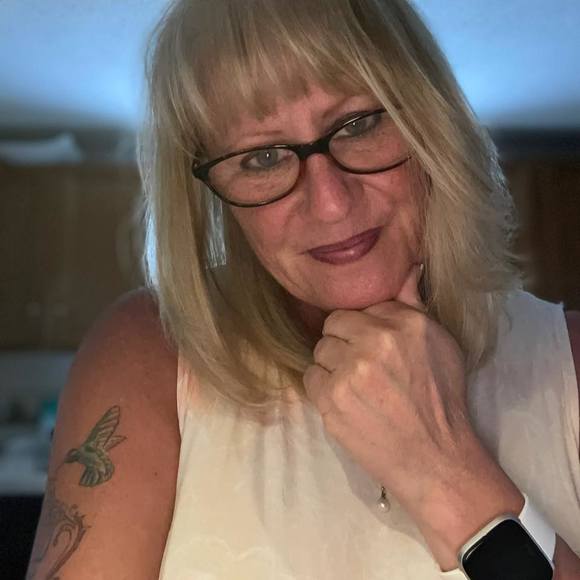 Meet your Posher, Donna - Picture 1 of 1